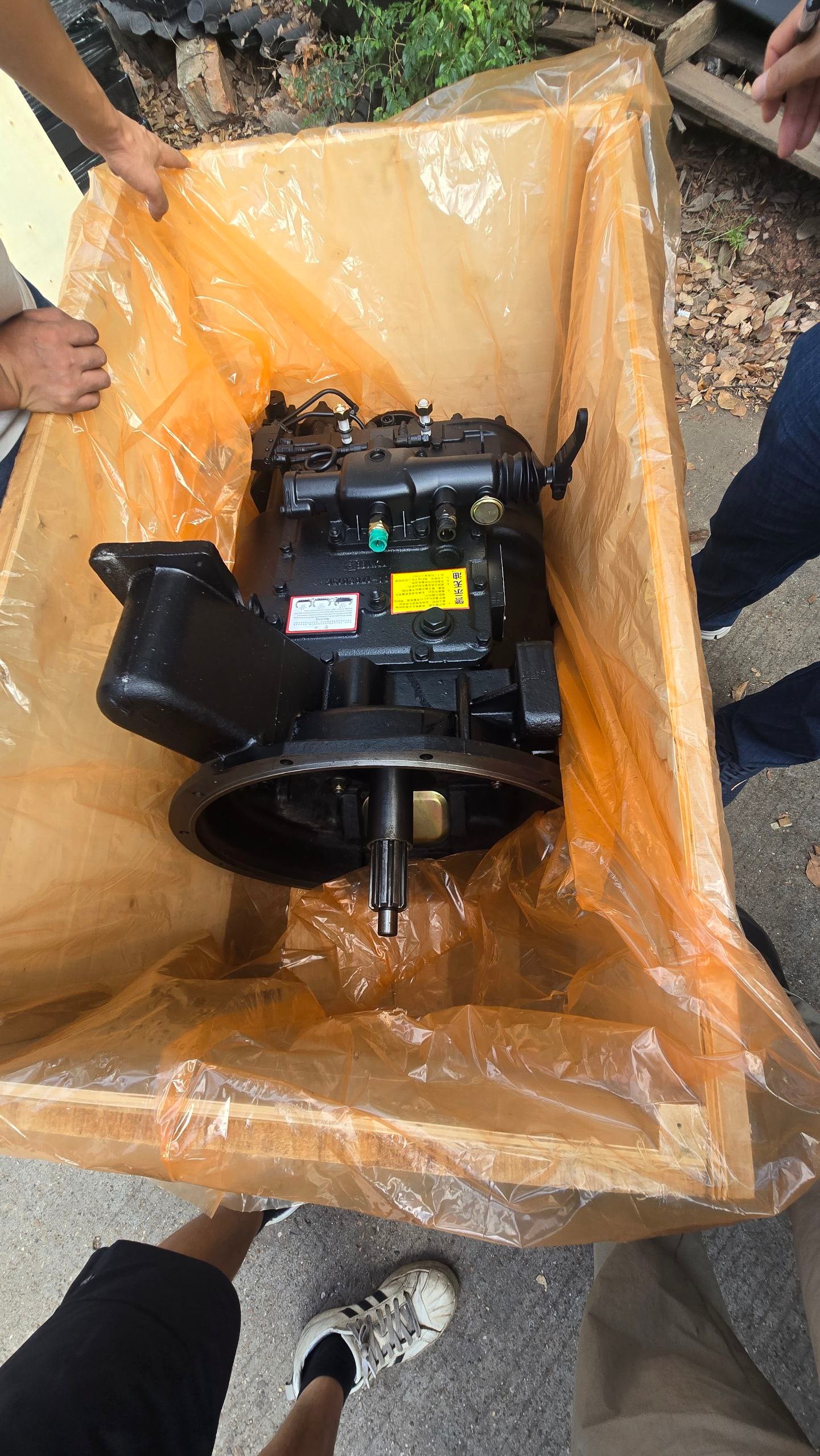 Коробка передач 9JS150TA-B бренда Shaft-Gear – это 9-ти ступенчатая синхронизированная коробка передач с двумя промежуточными валами. SANY Миксер КПП