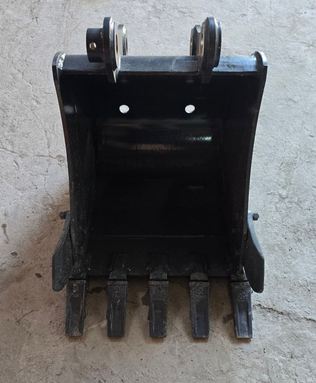 Ковш узкий, траншейный (0,2м3) для колесного экскаватора 80W