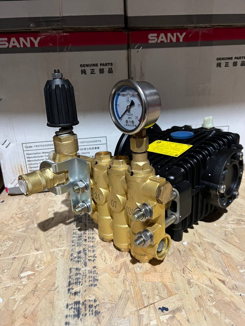 Водяной насос SL-100 Для автобетононасосов   SANY