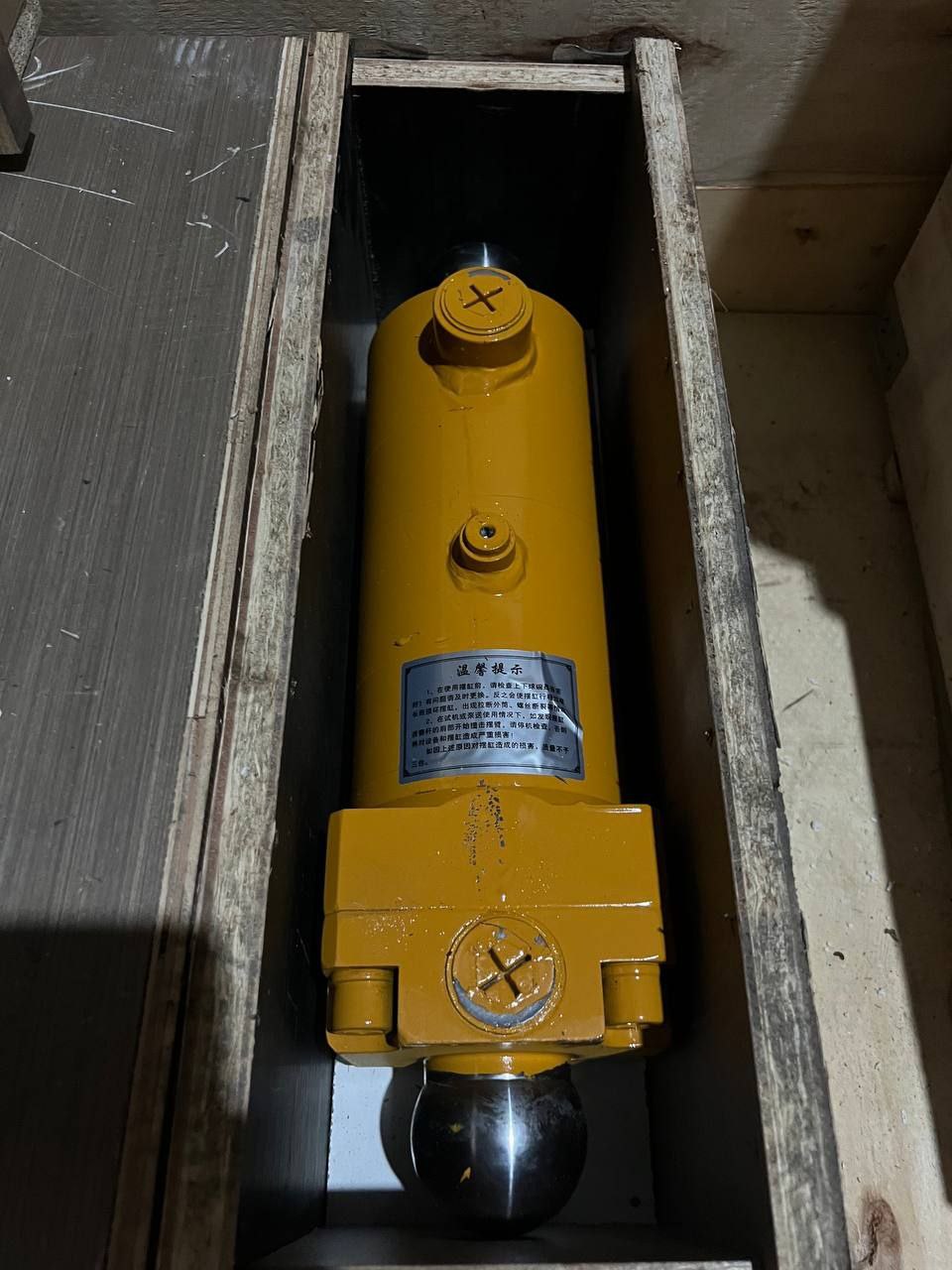 Левый цилиндр маятникового S-клапана SANY 100C2118D.6.2А Автобетононасос и Стационарных насосов